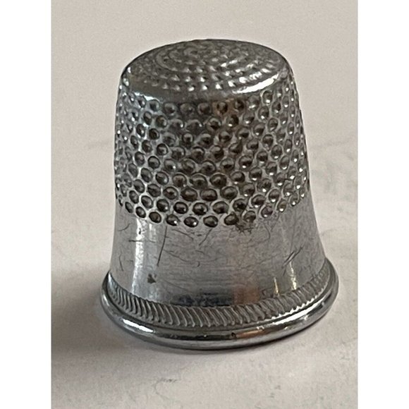 Sewing Quilting Thimble Size 8 Silver Tone - Picture 3 of 6
